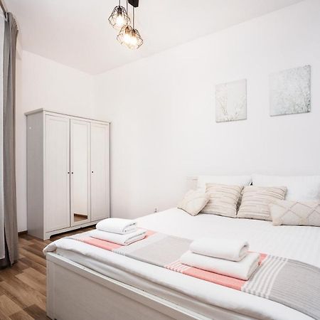 City Of The Kings-Camomile Apartment Kraków Zewnętrze zdjęcie